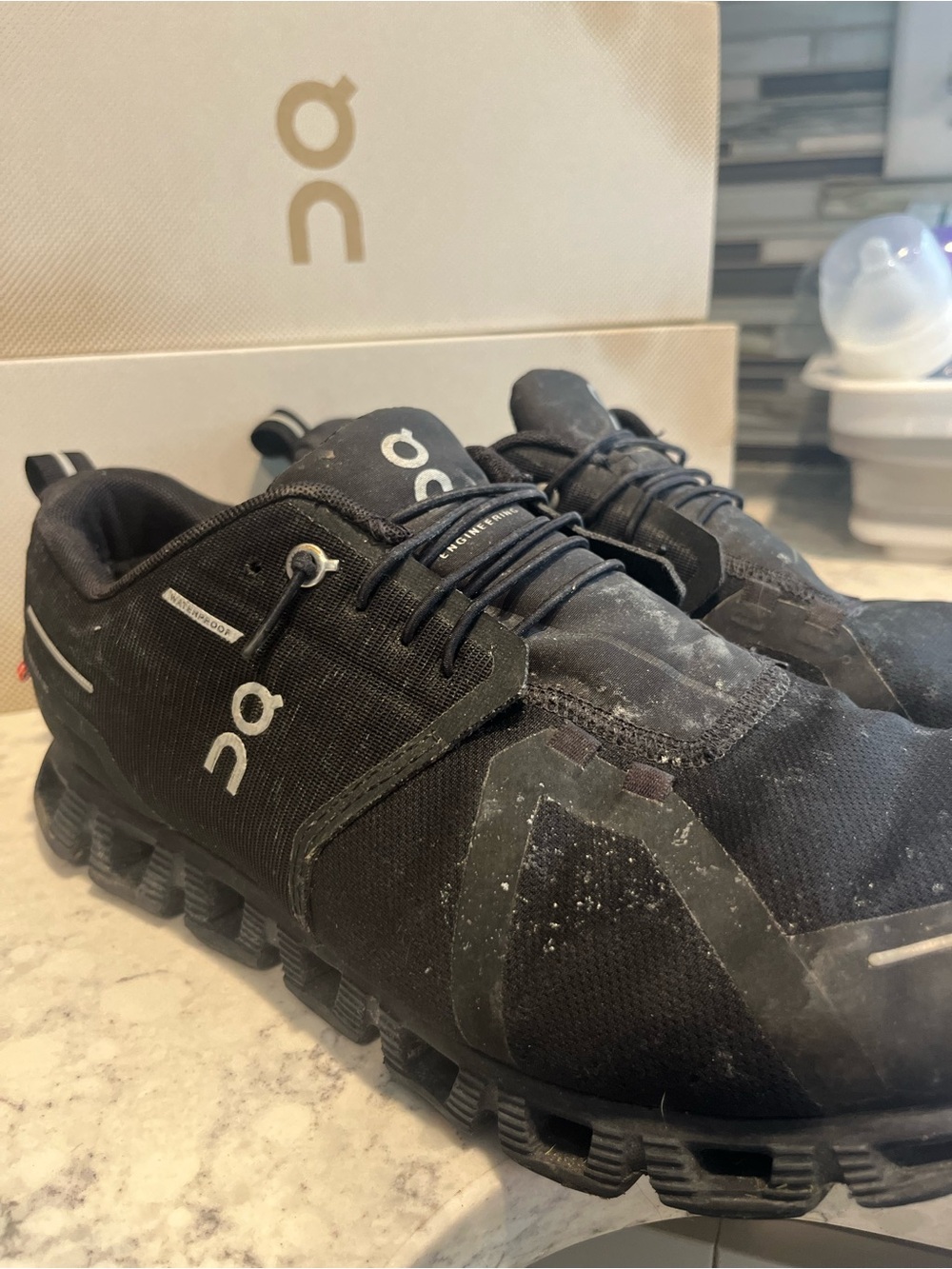 On Running Men’s On Cloud 5 Waterproof Size 11 Black / Black - Picture 11 of 13